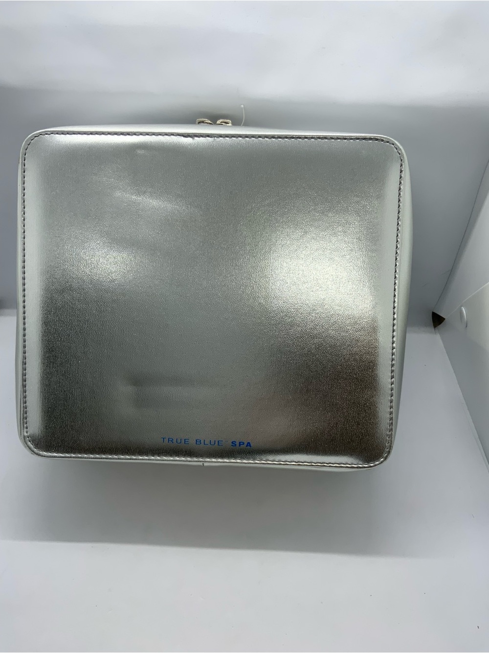TRUE BLUE SPA Silver Portable Tablet Case - Picture 3 of 7